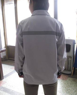 环卫工人的守护者——劳保反光工作服的创新与应用